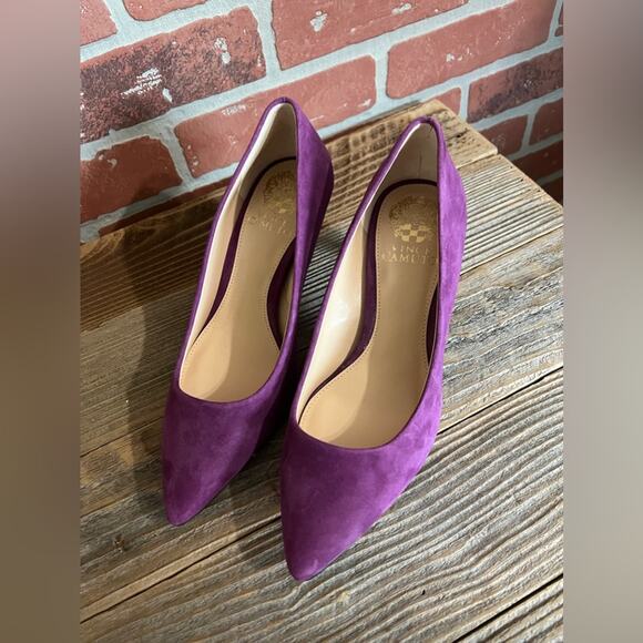 Vince Camuto | Purple Suede Pointed Toe Heels - Picture 2 of 5